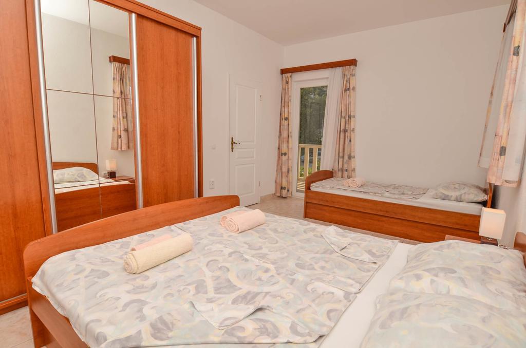 Apartments Villa Iva Orebić Rom bilde