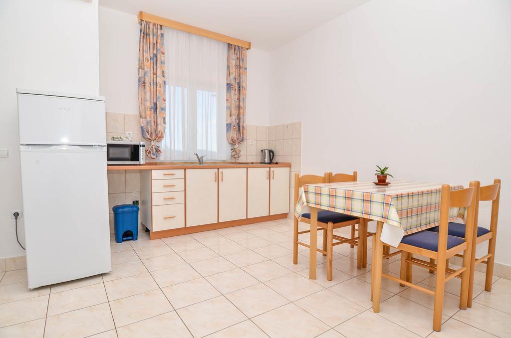 Apartments Villa Iva Orebić Rom bilde